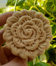 Load image into Gallery viewer, Ginger + Rice Balancing Shampoo Bar (all hairs & all scalps)