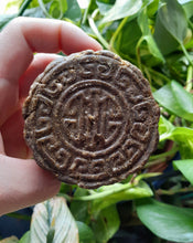 Load image into Gallery viewer, Green Tea + Ginkgo Biloba Stimulating Shampoo Bar (all hairs & all scalps)