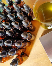 Load image into Gallery viewer, Green Tea + Peppermint Hair & Scalp Oil - Infused with coffee beans from Anticonquista Café