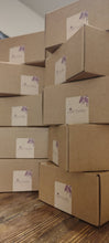 Load image into Gallery viewer, Piel Bella X Colibrí Coffee Gift Box

